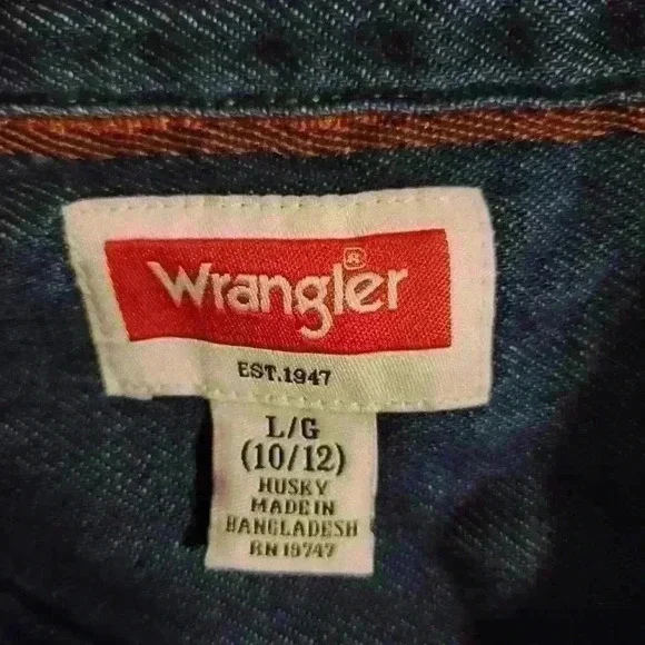 Boys (husky) Wrangler Button down - Picture 2 of 2